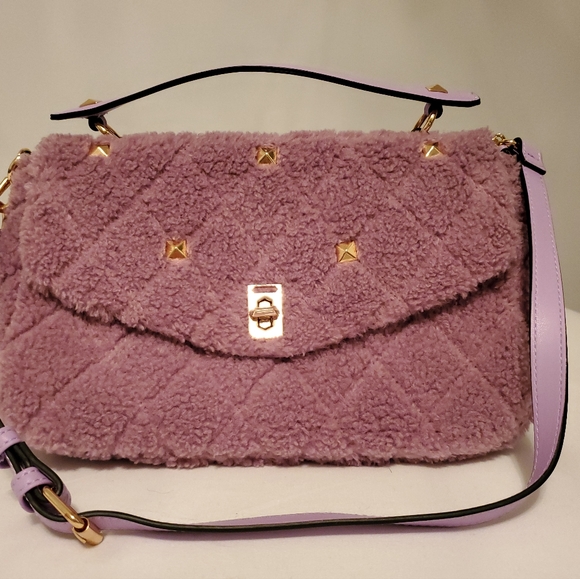 Selling Beautiful Purple Furry Purse/Handbag - Picture 2 of 10